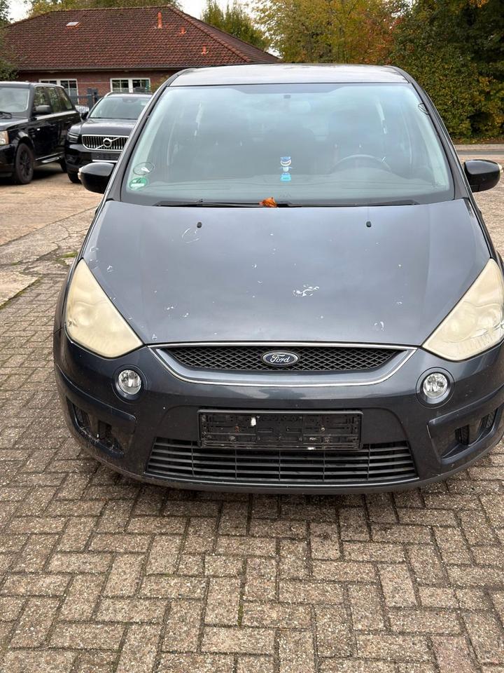 Ford S-Max 2006 — rear view