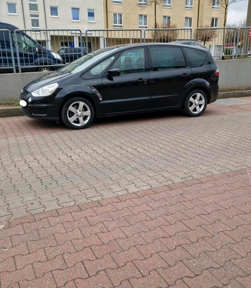 Ford S-Max 2007 — вигляд ззаду