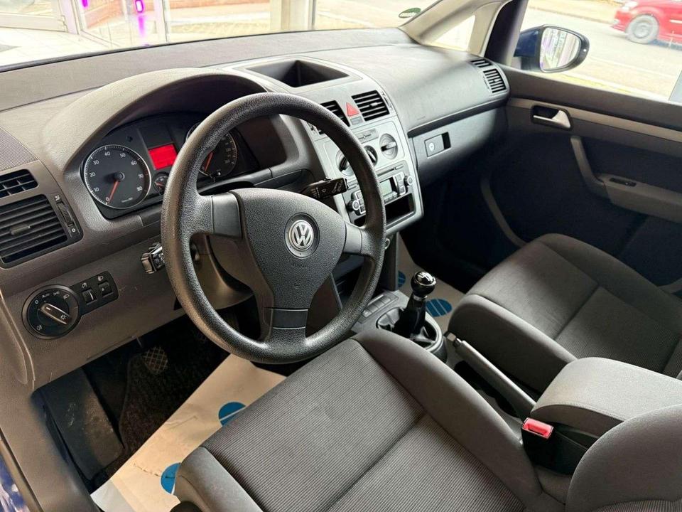 Volkswagen Touran 2010 — photo 10