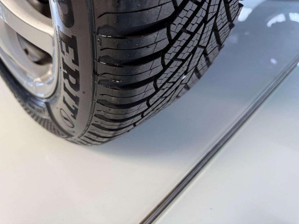 Volkswagen Touran 2010 — photo 16