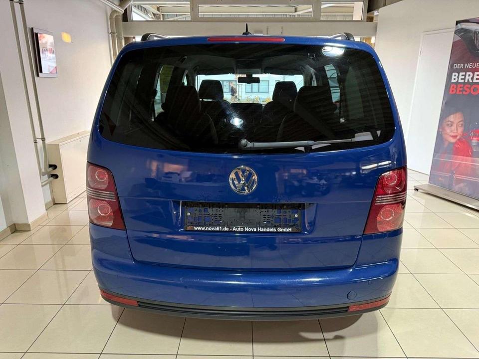 Volkswagen Touran 2010 — photo 7