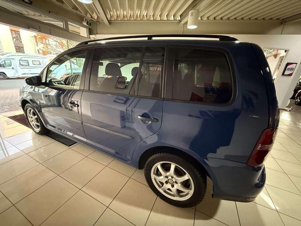 Volkswagen Touran 2010 — photo 8