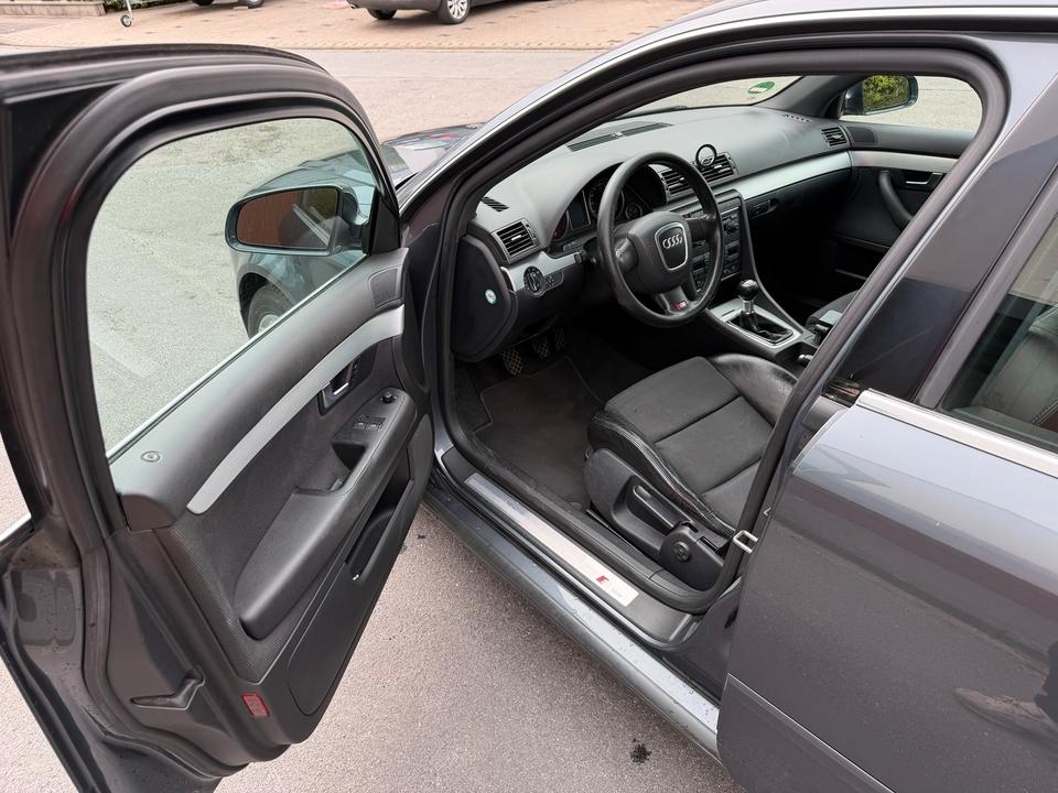 Audi A4 2005 — photo 10