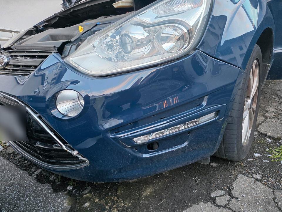 Ford S-Max 2011 — photo 19