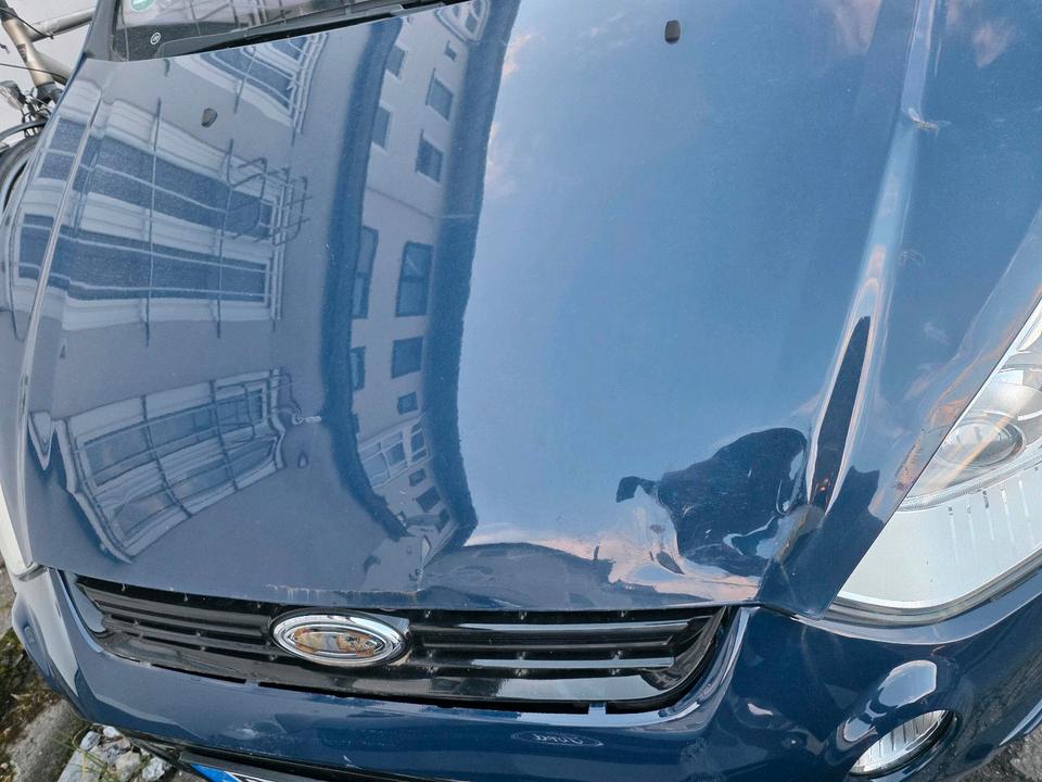Ford S-Max 2011 — photo 20