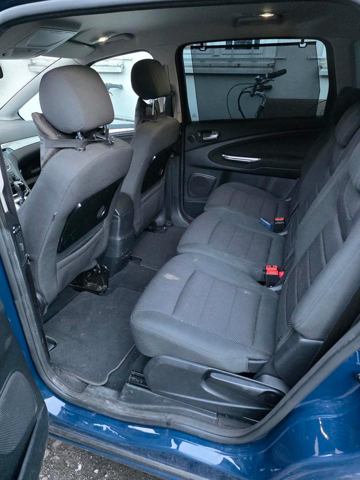 Ford S-Max 2011 — photo 8