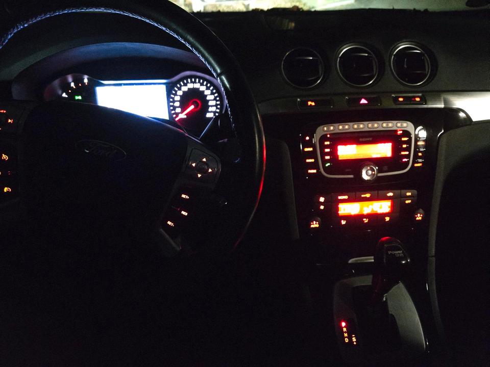 Ford S-Max 2013 — photo 12