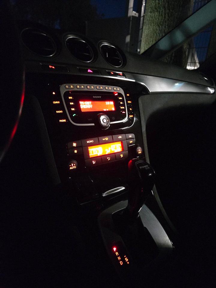 Ford S-Max 2013 — photo 13