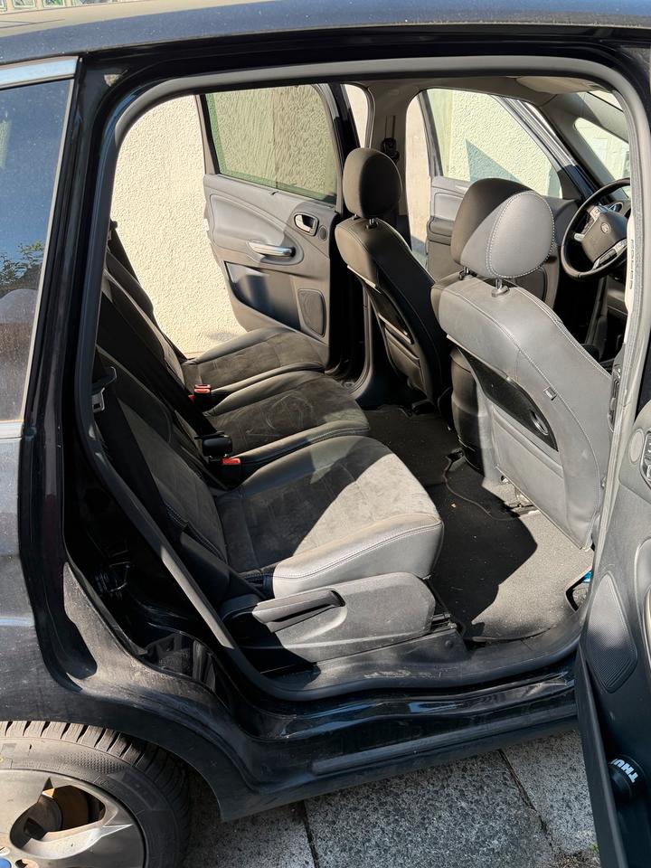 Ford S-Max 2011 — photo 10