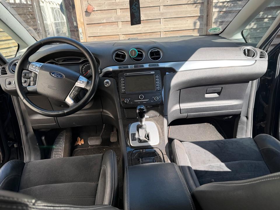 Ford S-Max 2011 — photo 6