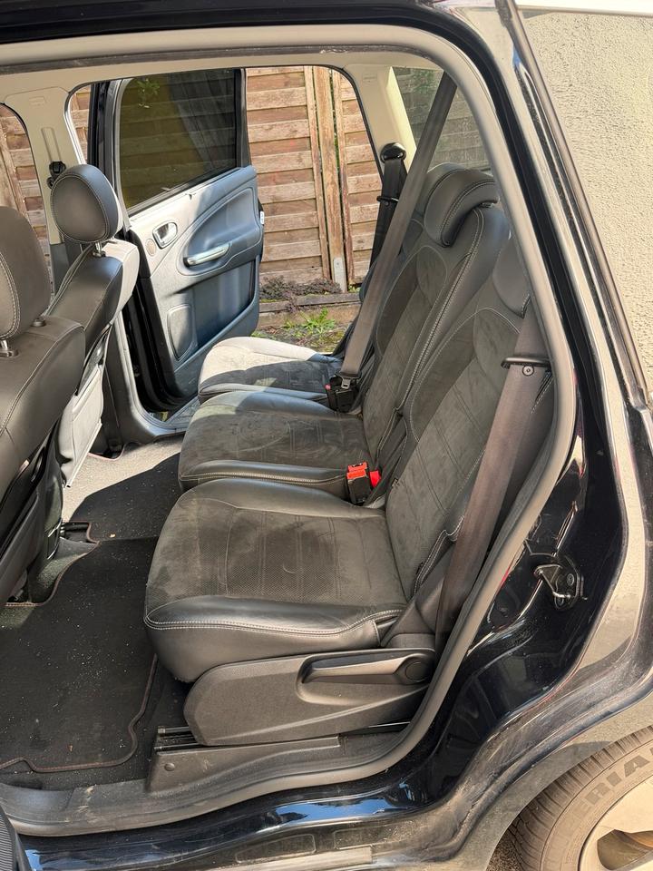 Ford S-Max 2011 — photo 7