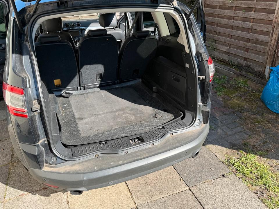 Ford S-Max 2011 — photo 8