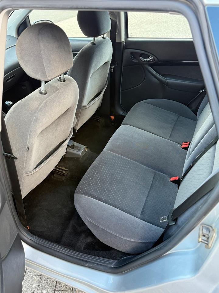 Ford Focus 2004 — photo 13