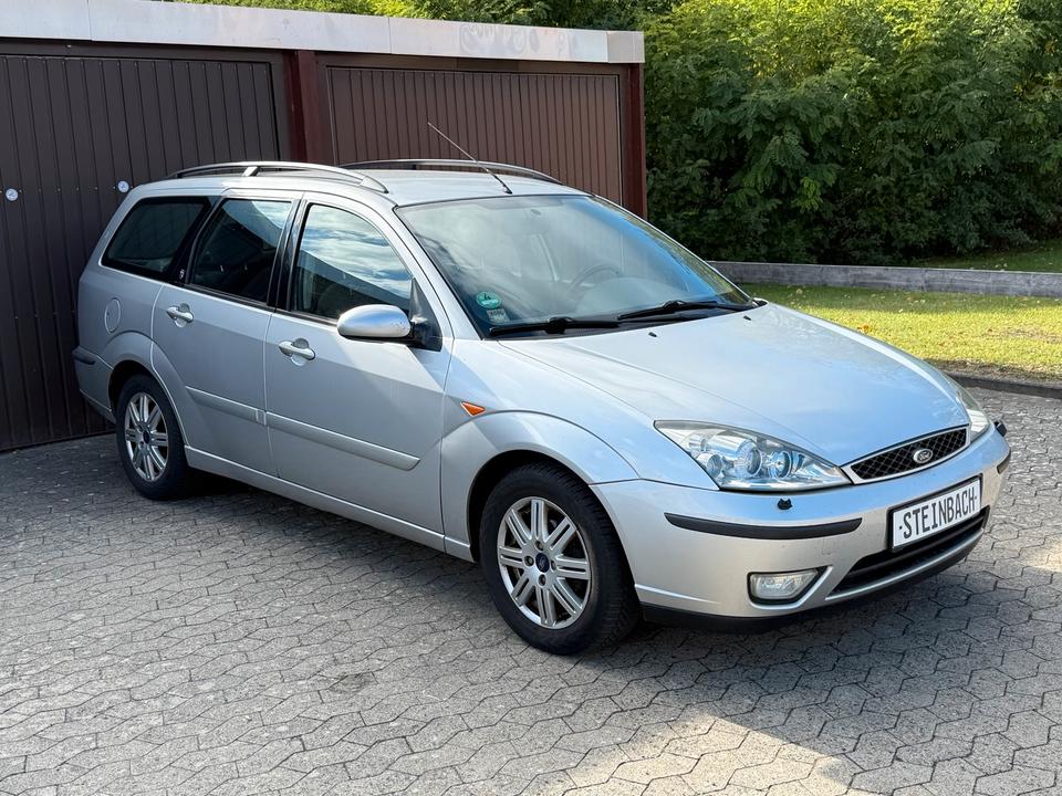 Ford Focus 2004 — interior