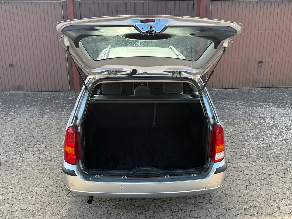 Ford Focus 2004 — photo 7