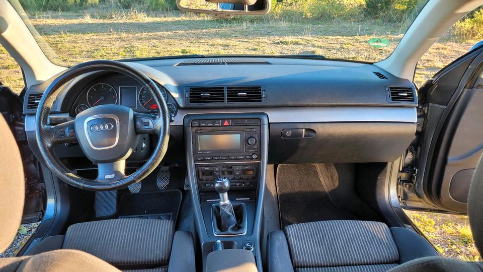 Audi A4 2006 — photo 9