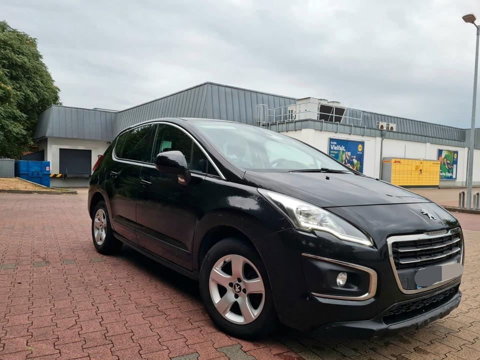 Peugeot 3008 2014 — вигляд ззаду