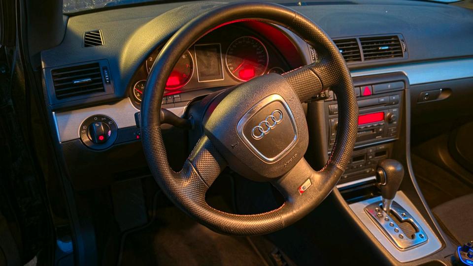 Audi A4 2005 — photo 8