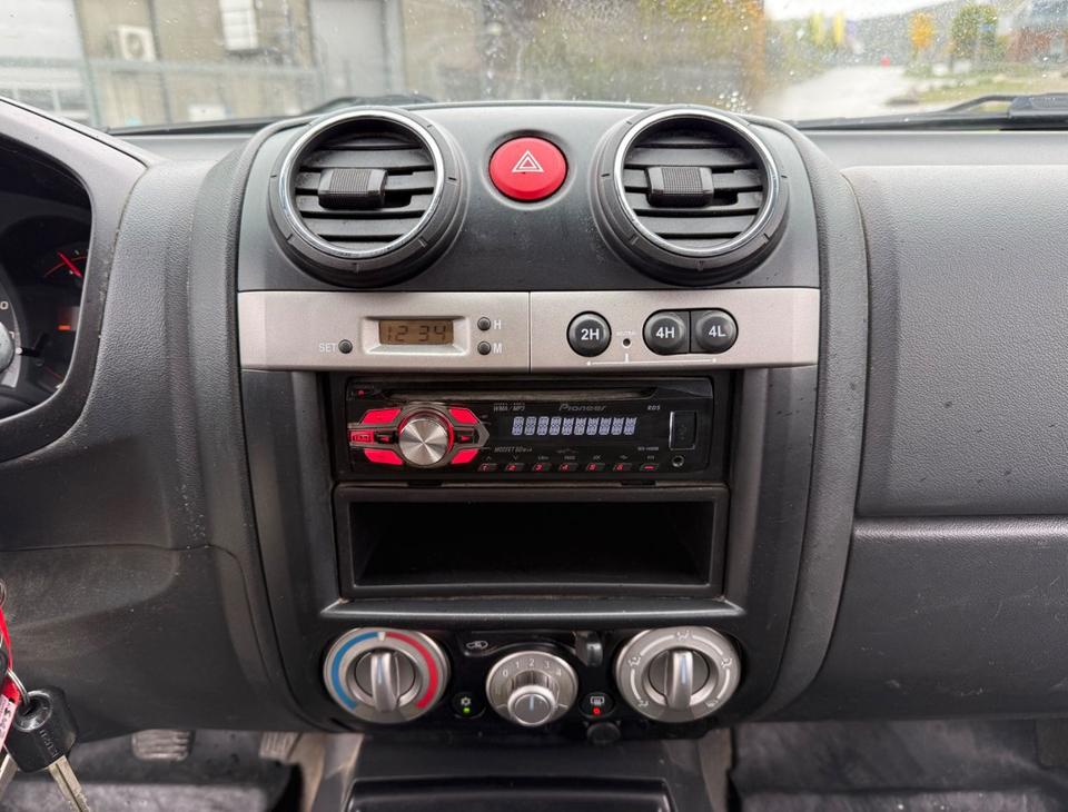 Weitere Automarken Isuzu D-Max Pick-Up Double Cab 2.5 TD 4WD *KLIMA*ALU* 2012 — фото 13