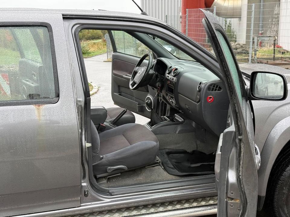 Weitere Automarken Isuzu D-Max Pick-Up Double Cab 2.5 TD 4WD *KLIMA*ALU* 2012 — фото 9