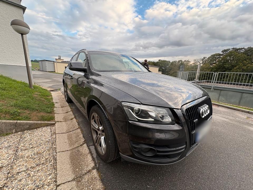 Audi Q5 2011 — engine