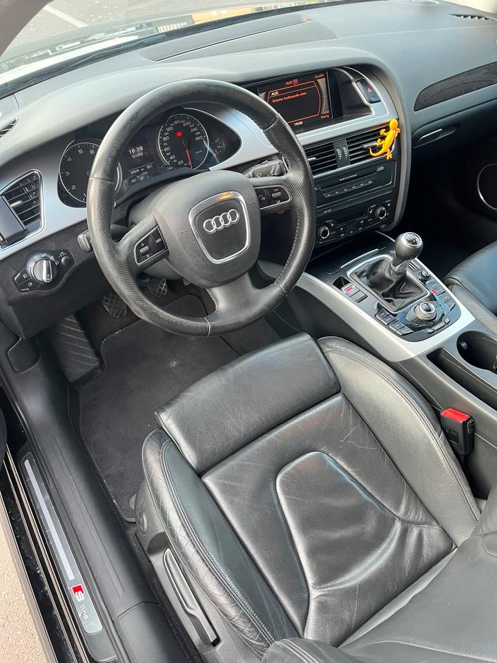 Audi A4 2009 — photo 8