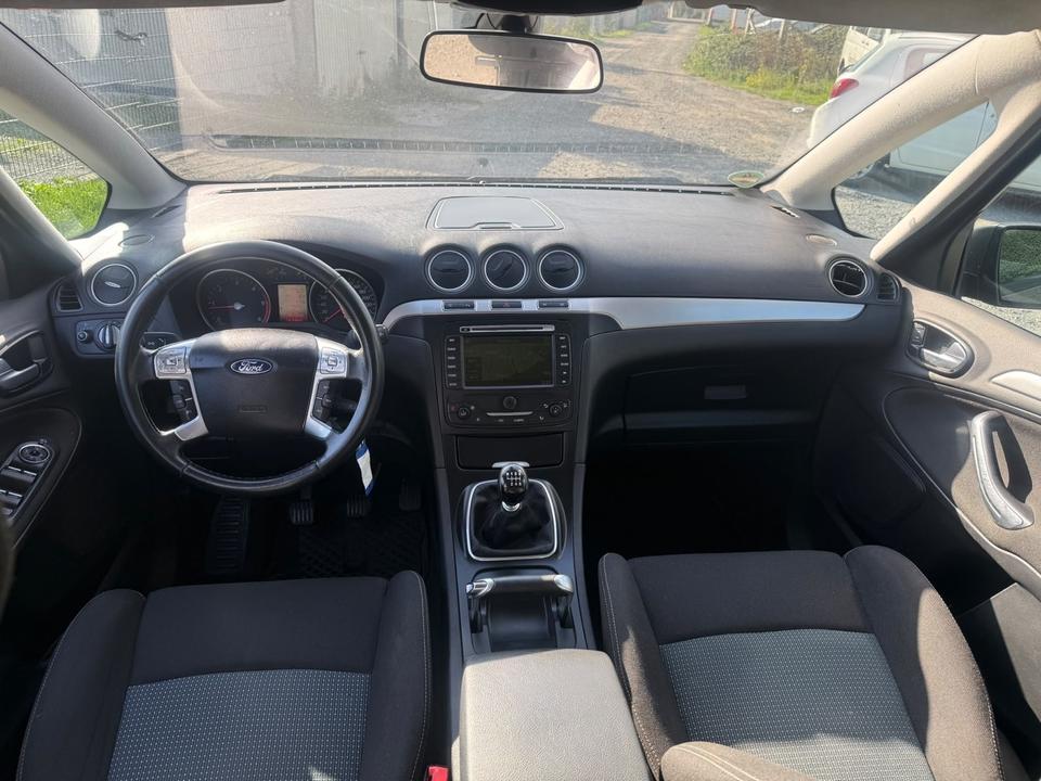 Ford S-Max 2012 — photo 9