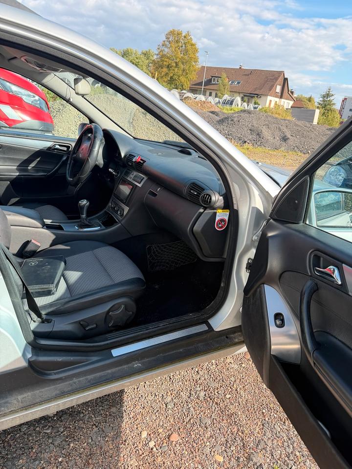 Mercedes Benz C 220 2006 — photo 12
