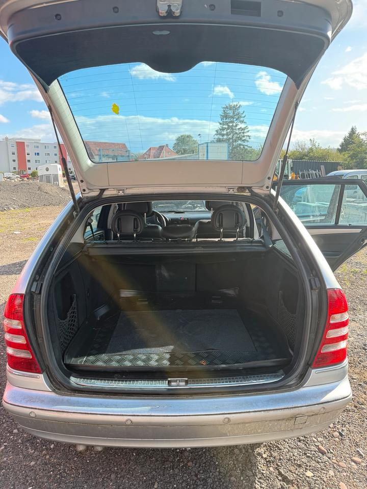 Mercedes Benz C 220 2006 — photo 15