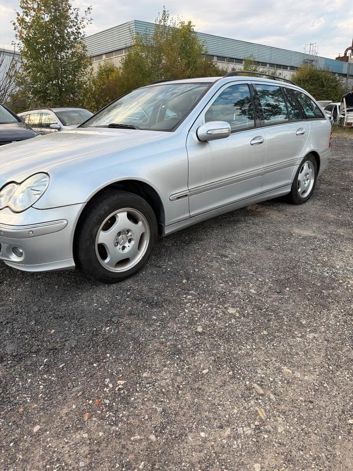Mercedes Benz C 220 2006 — rear view