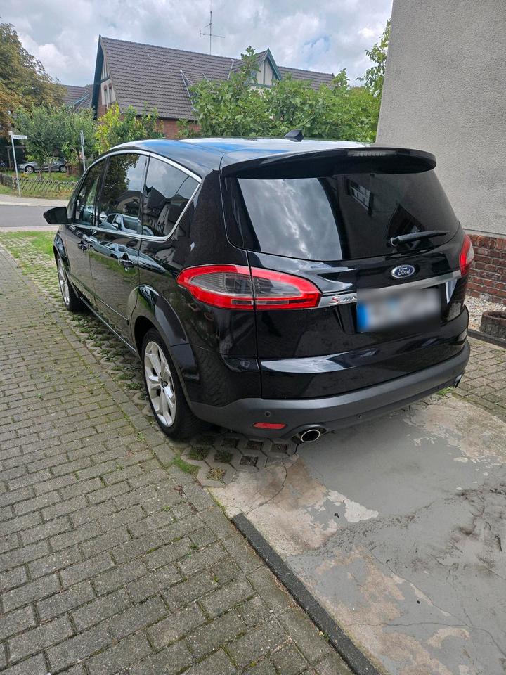 Ford C-Max 2010 — interior