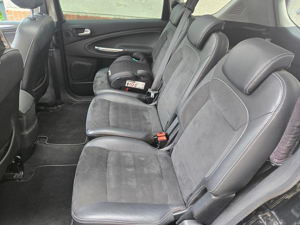 Ford C-Max 2010 — photo 6