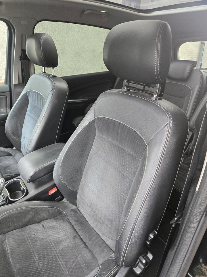 Ford C-Max 2010 — photo 8