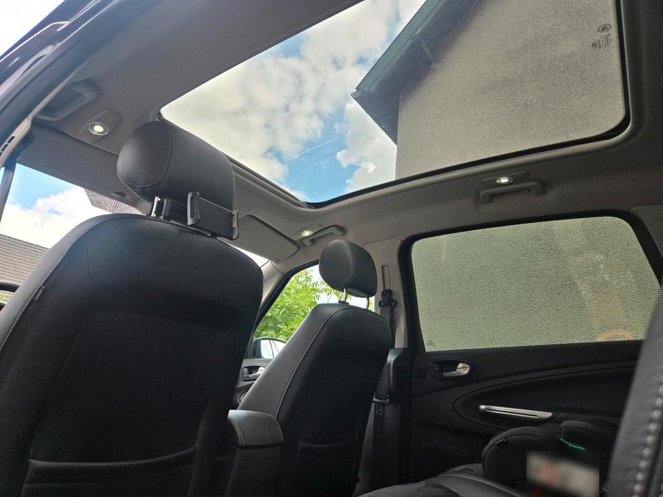 Ford C-Max 2010 — photo 9