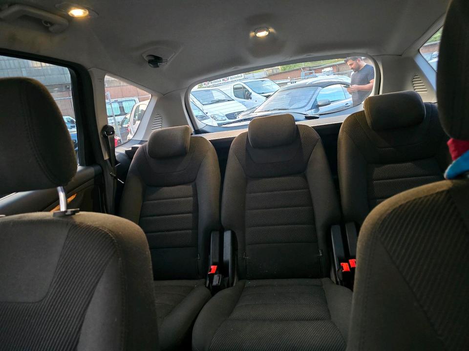 Ford S-Max 2011 — photo 7