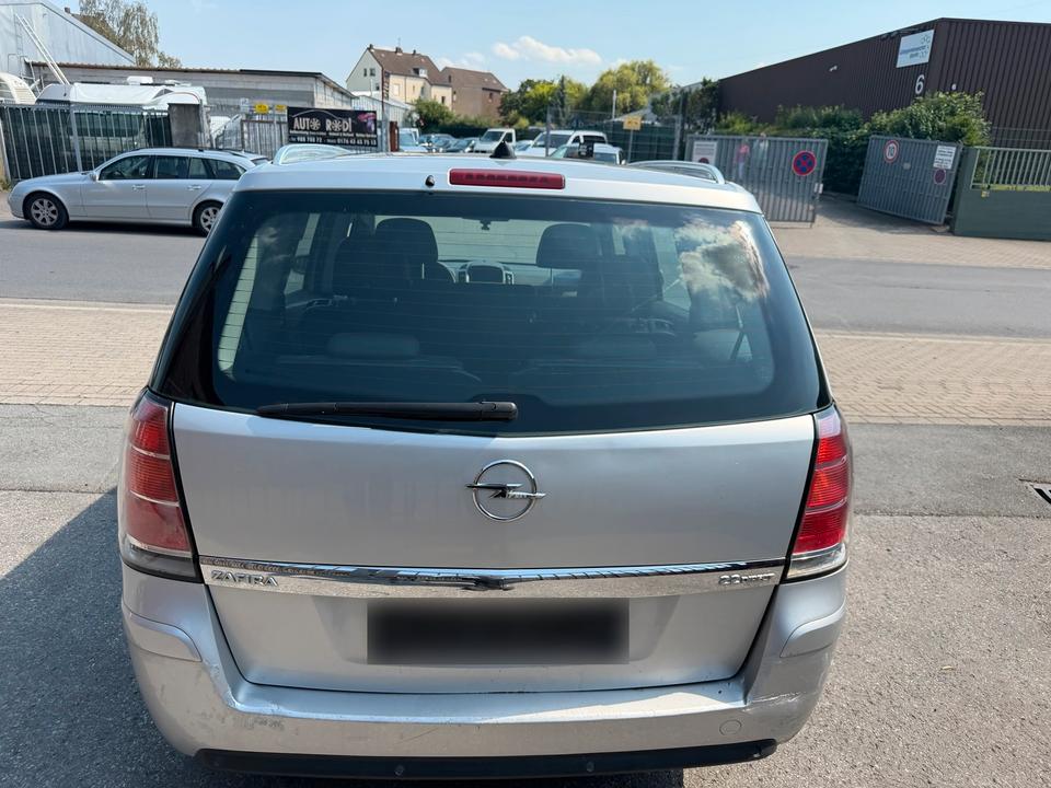 Opel Zafira 2007 — двигун
