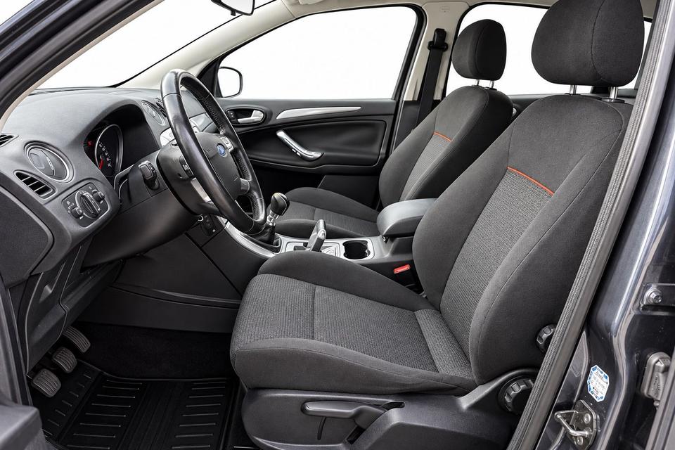 Ford S-Max 2009 — photo 13