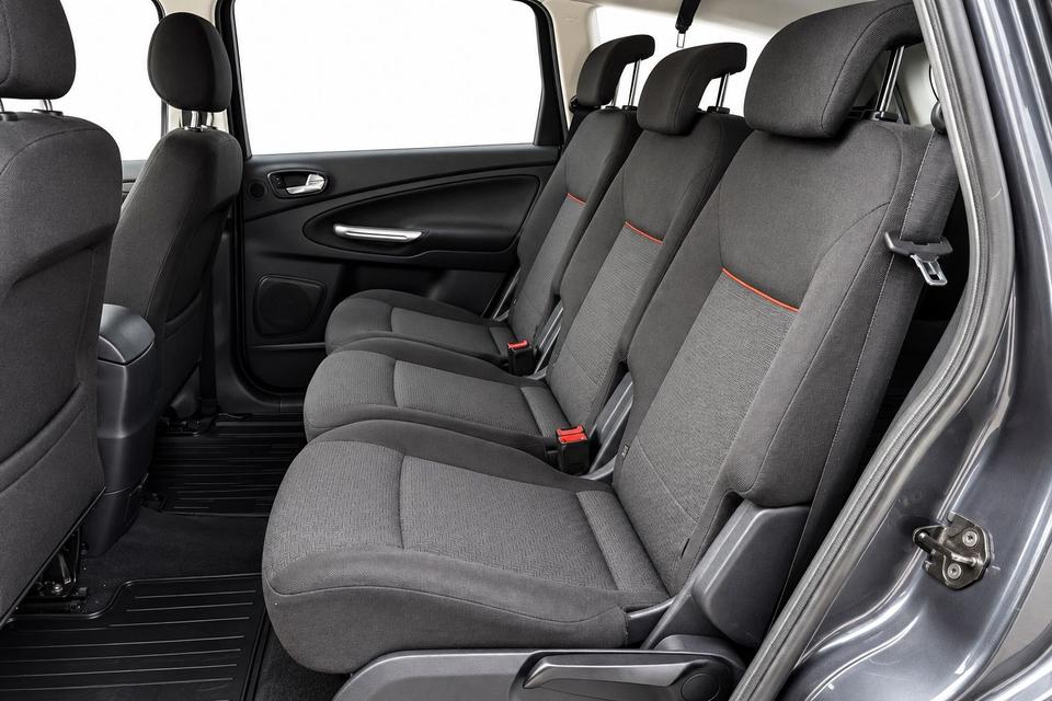 Ford S-Max 2009 — photo 14