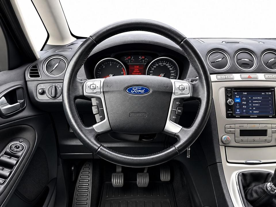 Ford S-Max 2009 — photo 19