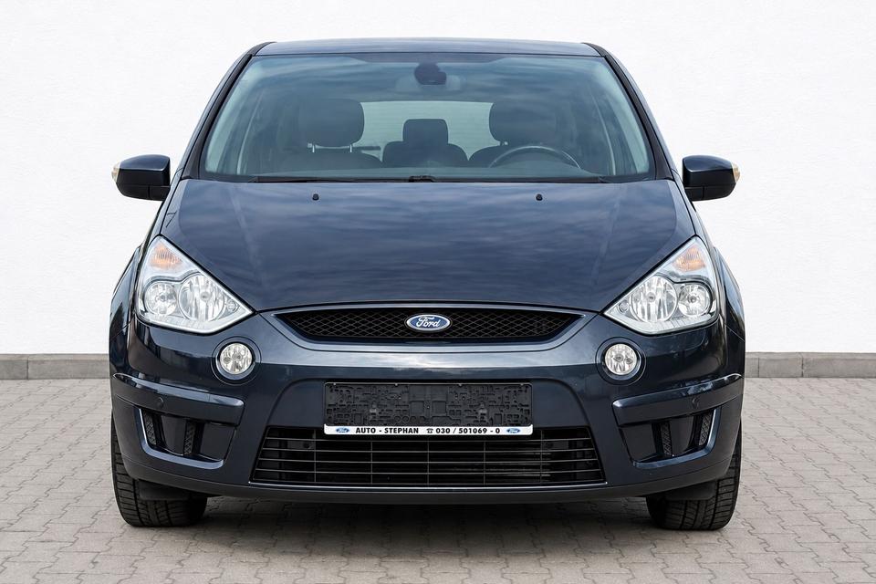 Ford S-Max 2009 — rear view