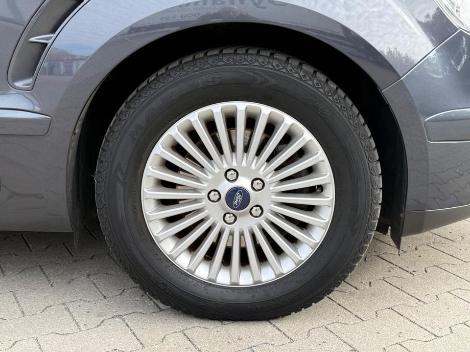 Ford S-Max 2009 — photo 9