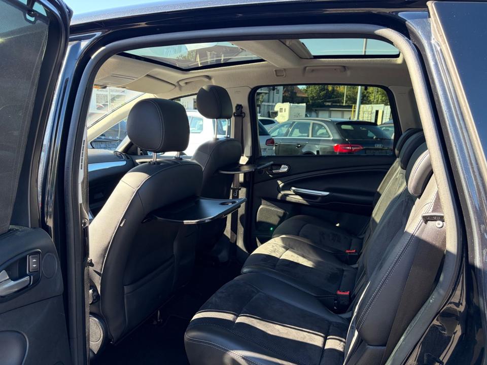 Ford S-Max 2009 — photo 15