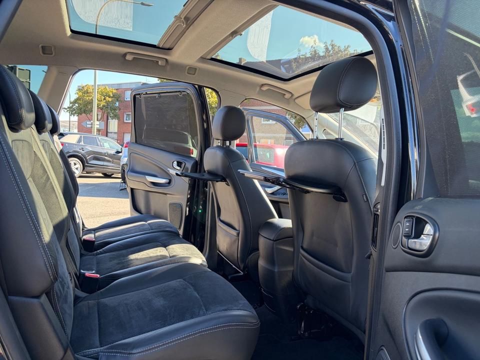 Ford S-Max 2009 — photo 17