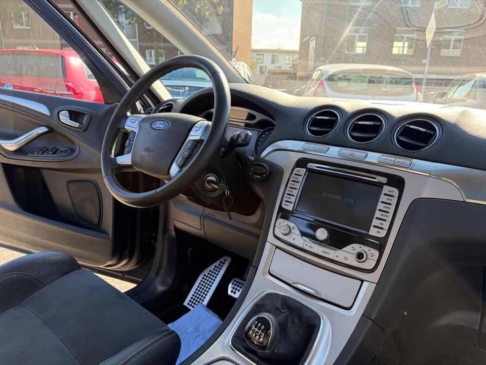 Ford S-Max 2009 — photo 19