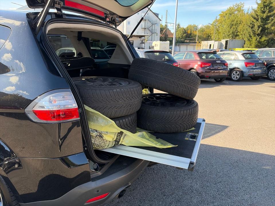 Ford S-Max 2009 — photo 23