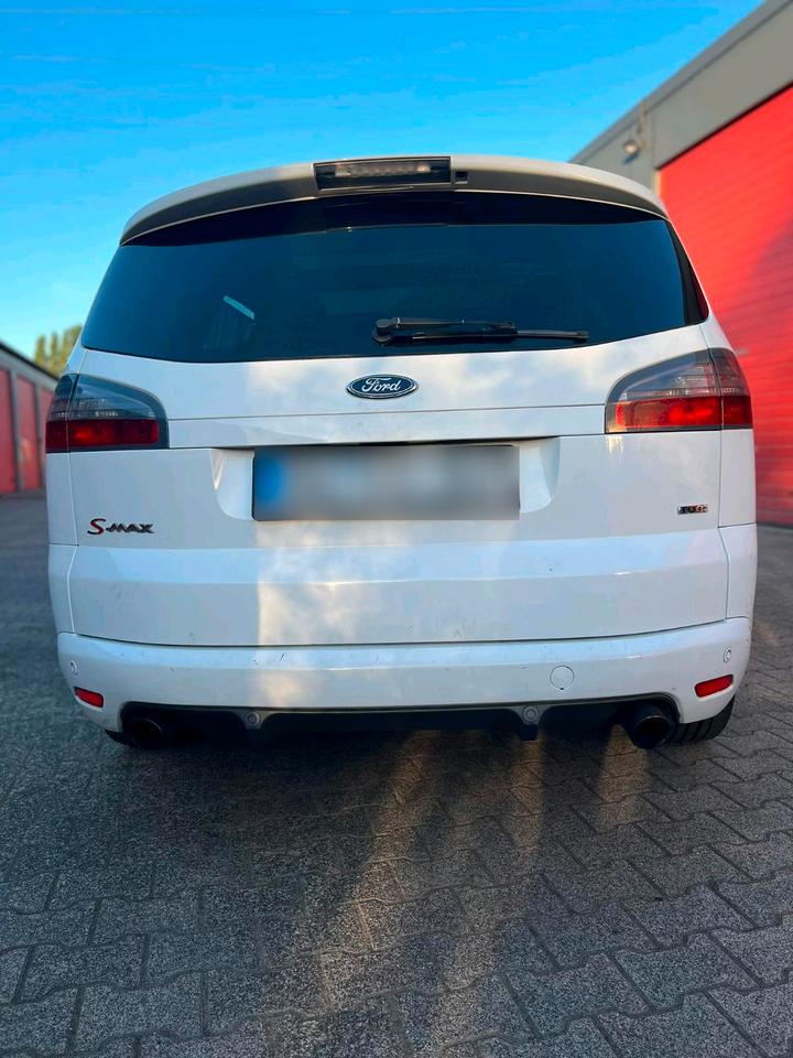 Ford S-Max 2008 — rear view