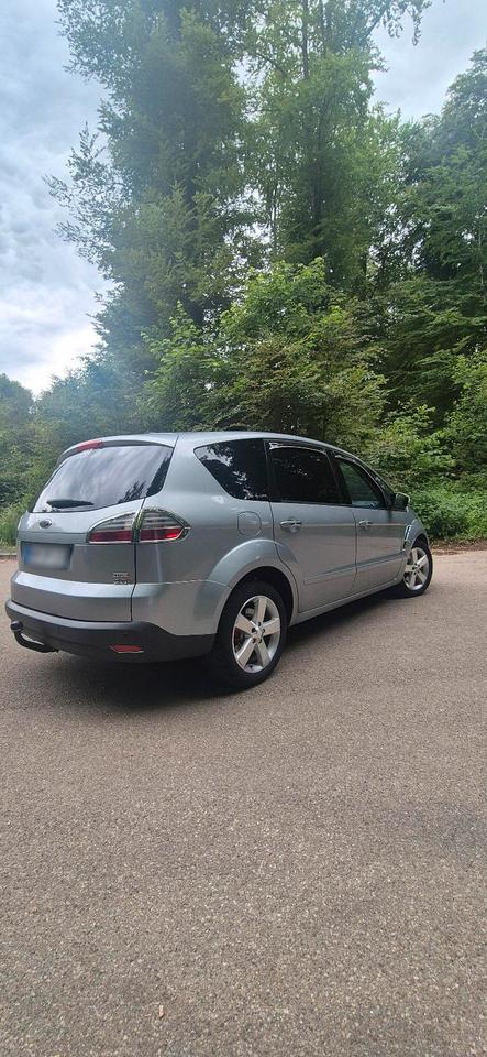 Ford S-Max 2010 — photo 14