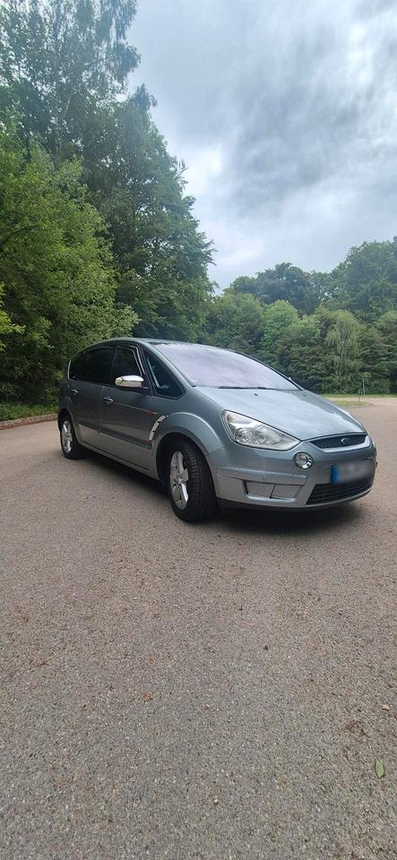 Ford S-Max 2010 — photo 17