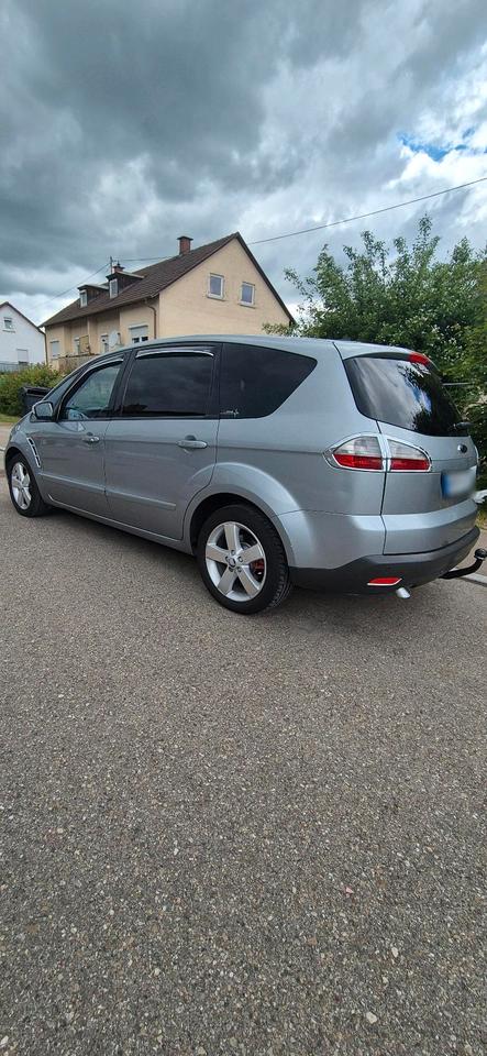 Ford S-Max 2010 — photo 9