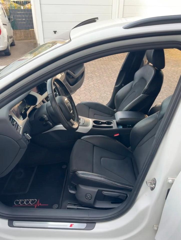 Audi A4 2011 — photo 12